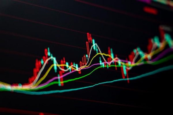 久联优配 破局关税战：从ETF持仓看国家队的科技底牌